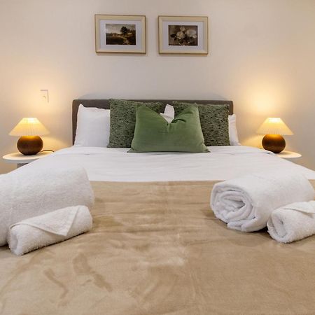 Urban Retreat: 2-Br Gem In Central Christchurch Apartment Luaran gambar