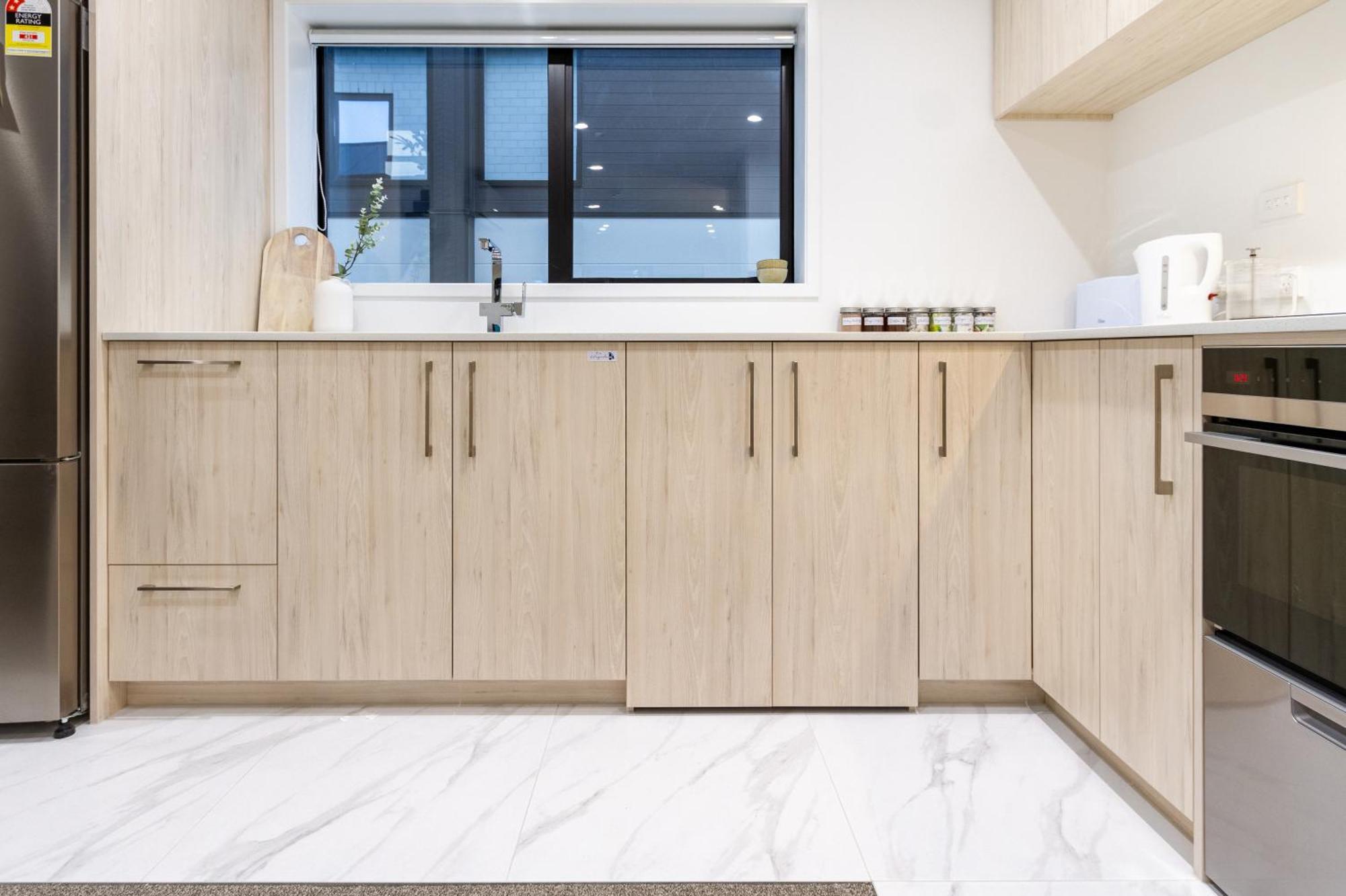 Urban Retreat: 2-Br Gem In Central Christchurch Apartment Luaran gambar