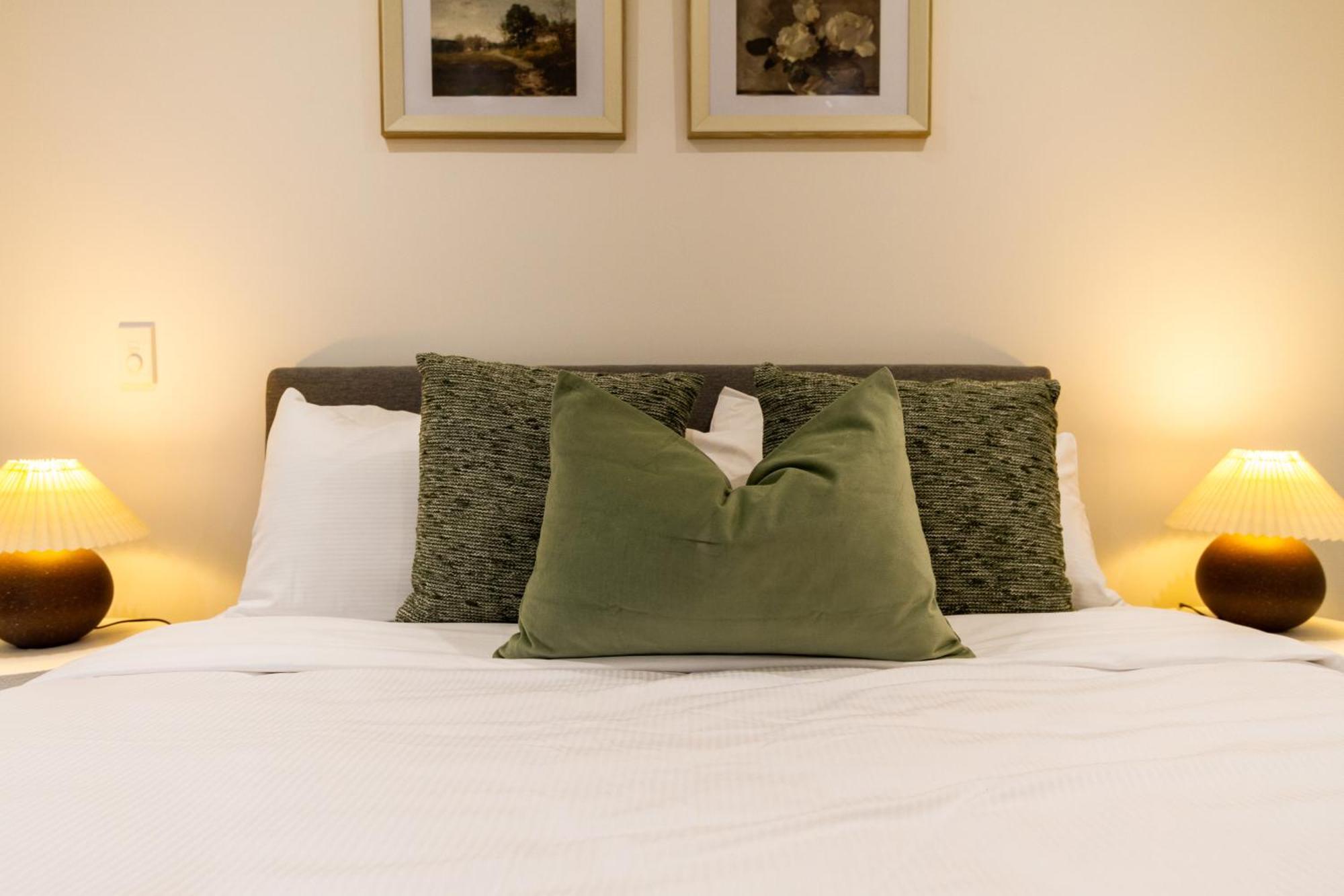 Urban Retreat: 2-Br Gem In Central Christchurch Apartment Luaran gambar