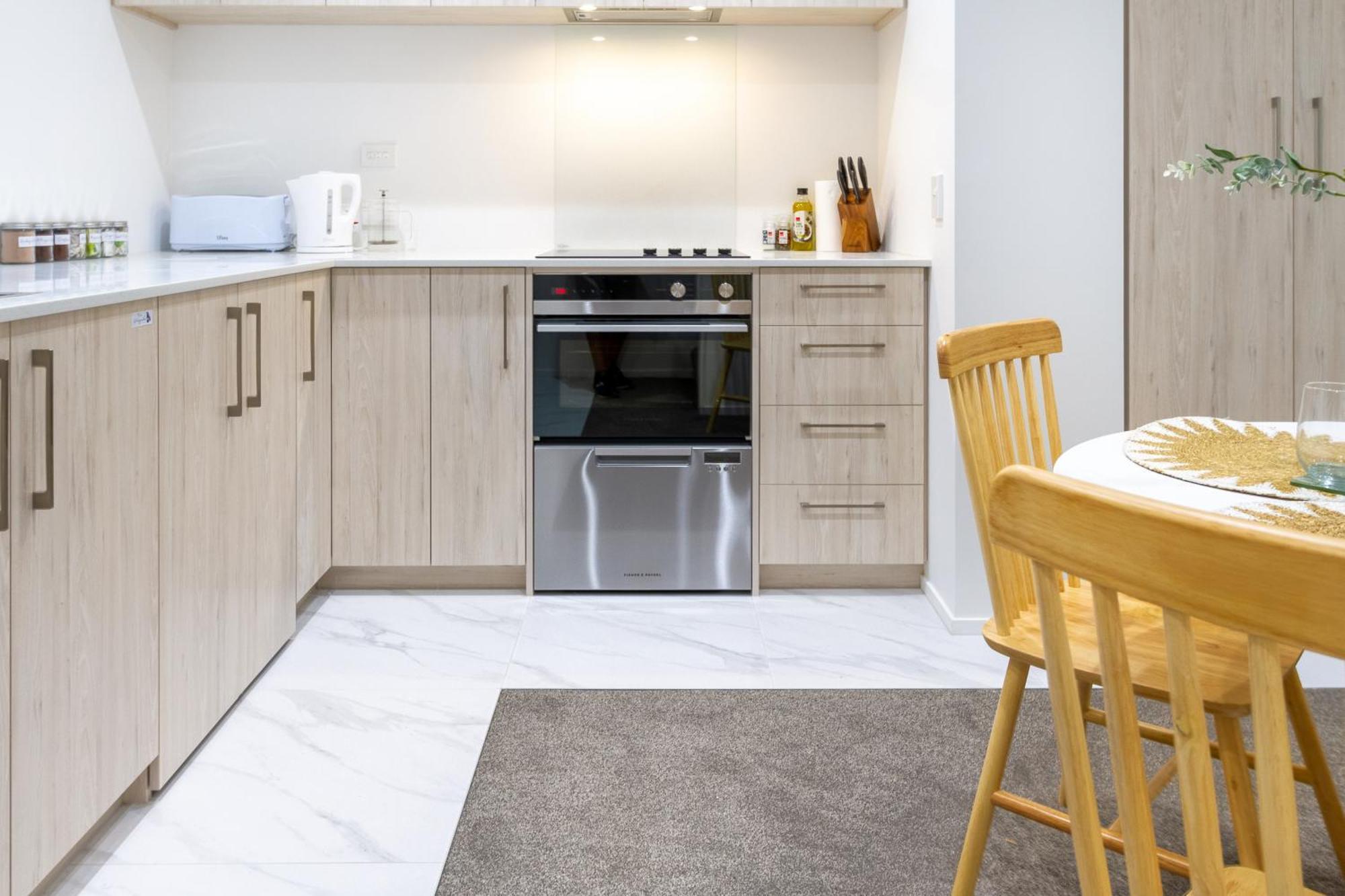 Urban Retreat: 2-Br Gem In Central Christchurch Apartment Luaran gambar