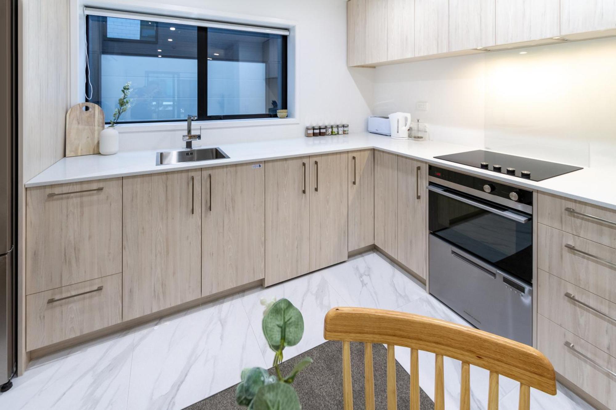 Urban Retreat: 2-Br Gem In Central Christchurch Apartment Luaran gambar