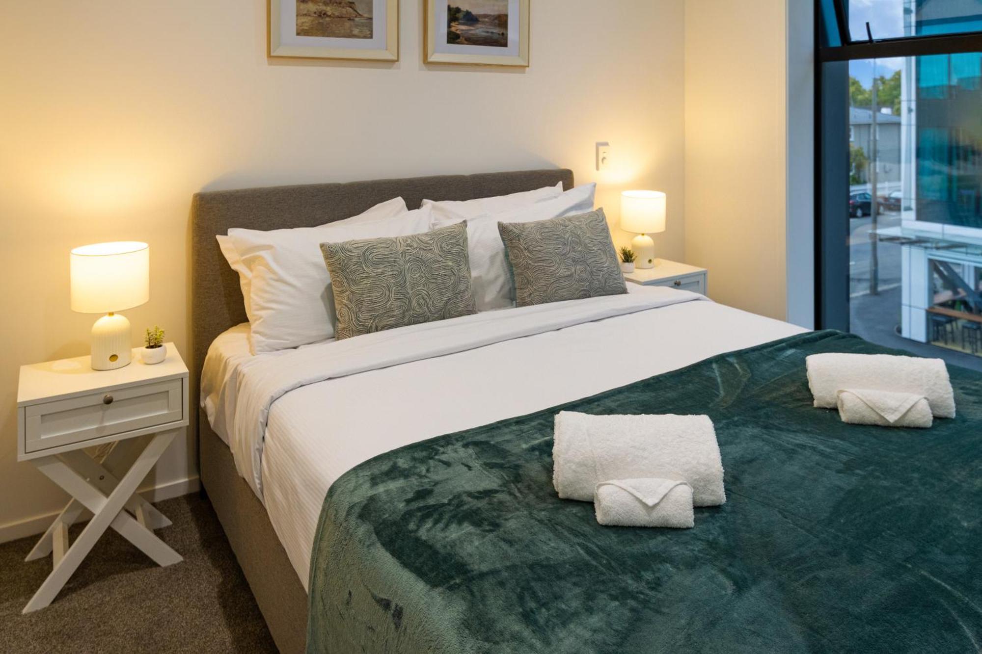 Urban Retreat: 2-Br Gem In Central Christchurch Apartment Luaran gambar