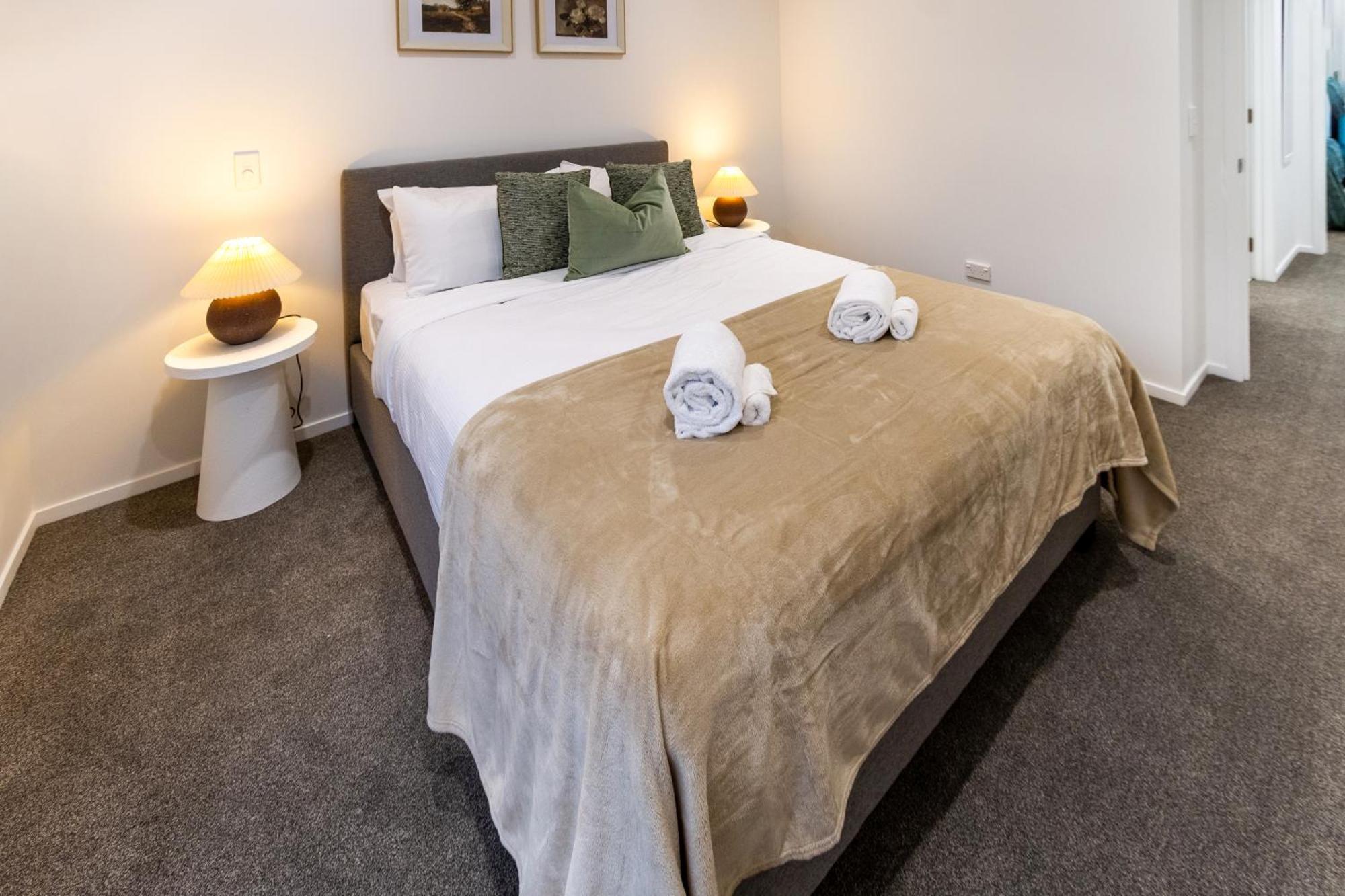 Urban Retreat: 2-Br Gem In Central Christchurch Apartment Luaran gambar