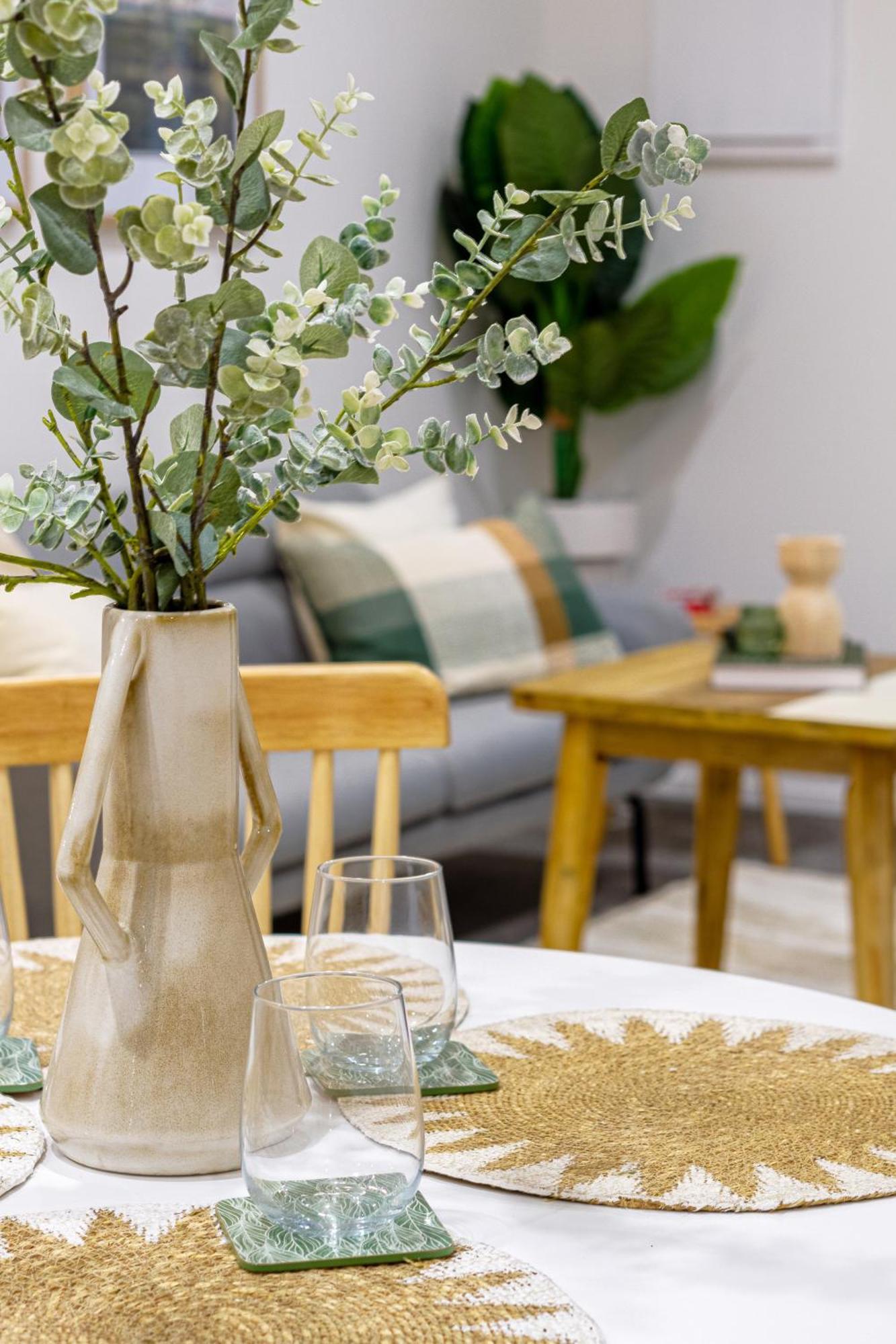 Urban Retreat: 2-Br Gem In Central Christchurch Apartment Luaran gambar